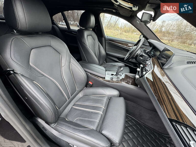 Седан BMW 5 Series 2019 в Дніпрі
