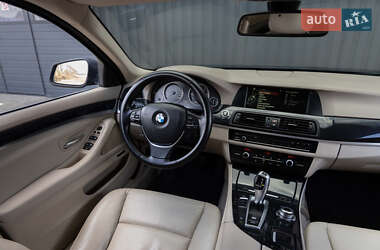 Седан BMW 5 Series 2012 в 