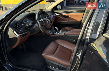 Седан BMW 5 Series 2012 в 