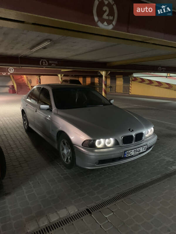 Седан BMW 5 Series 2001 в Львові