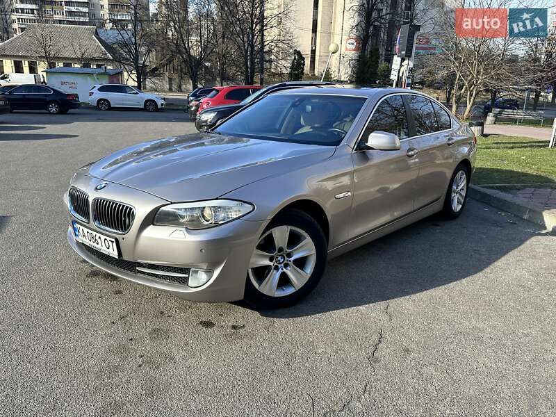 Седан BMW 5 Series 2013 в 