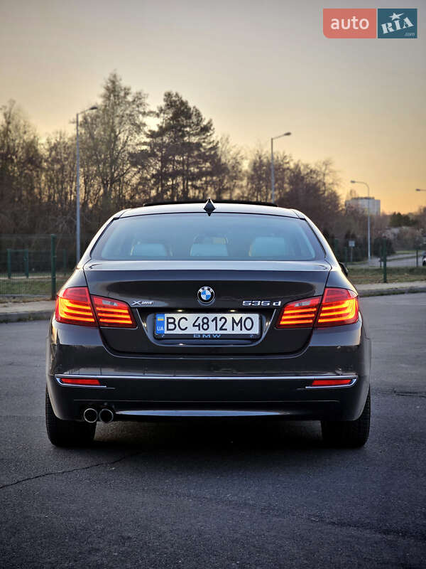 Седан BMW 5 Series 2013 в Львові