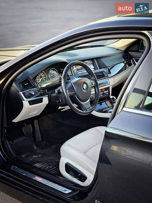 Седан BMW 5 Series 2013 в Львові