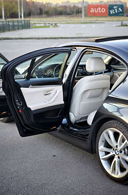 Седан BMW 5 Series 2013 в 