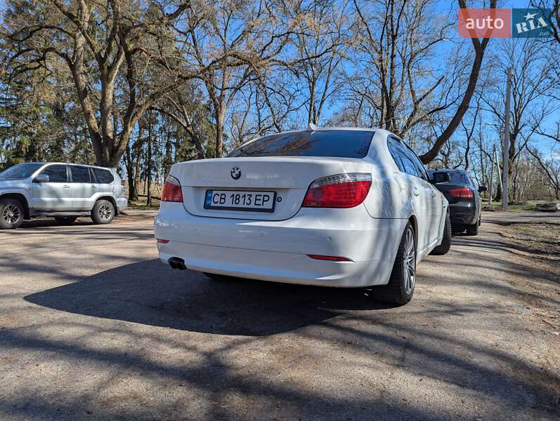 Седан BMW 5 Series 2009 в 