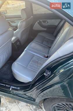 Седан BMW 5 Series 2001 в 
