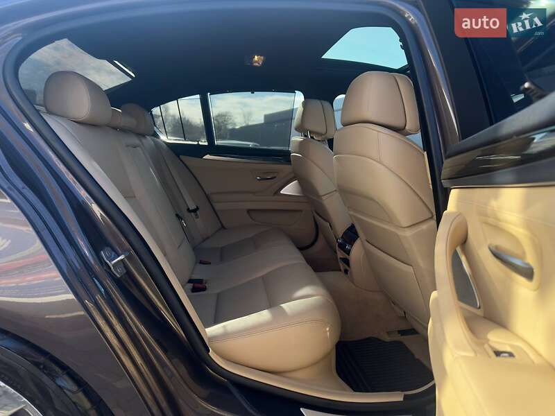 Седан BMW 5 Series 2013 в Львове