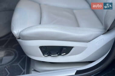 Седан BMW 5 Series 2012 в 