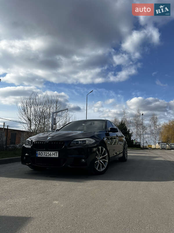 Седан BMW 5 Series 2012 в 