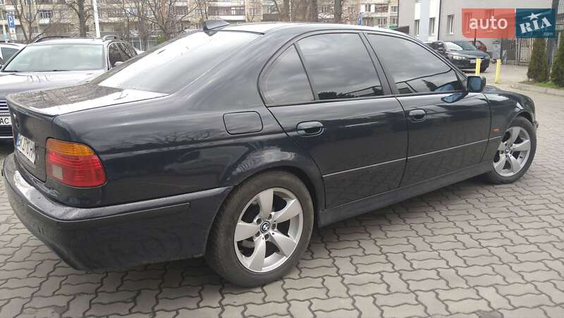 Седан BMW 5 Series 2001 в Луцке