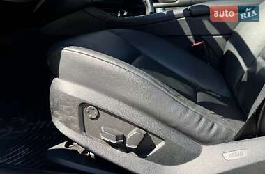 Седан BMW 5 Series 2012 в 