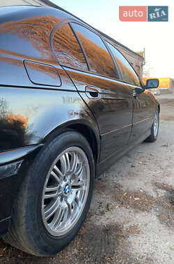 Седан BMW 5 Series 2001 в 