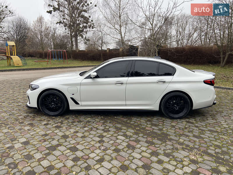 Седан BMW 5 Series 2017 в Львове