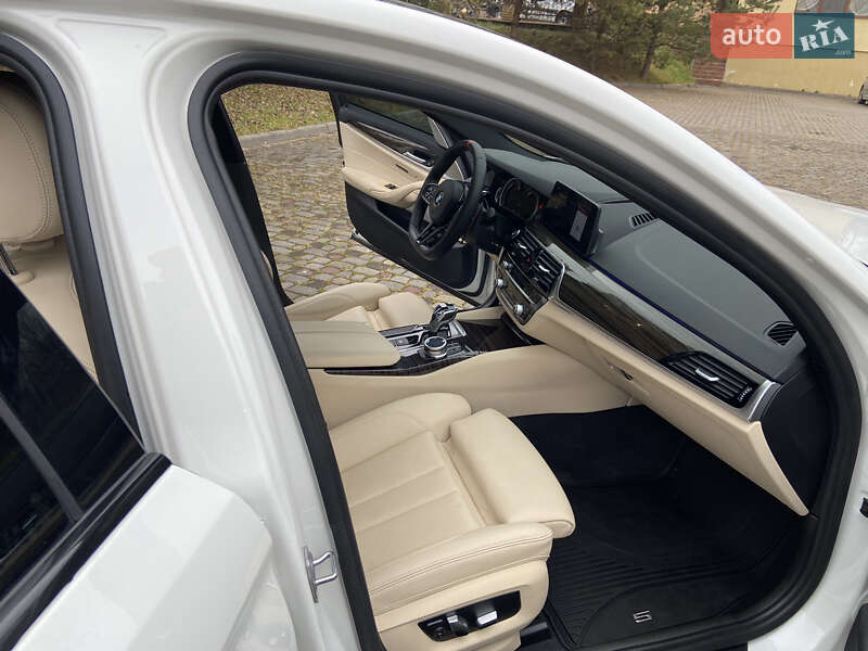 Седан BMW 5 Series 2017 в Львове