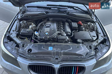 Седан BMW 5 Series 2005 в 