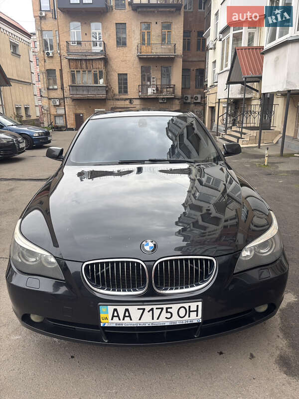 Седан BMW 5 Series 2005 в 