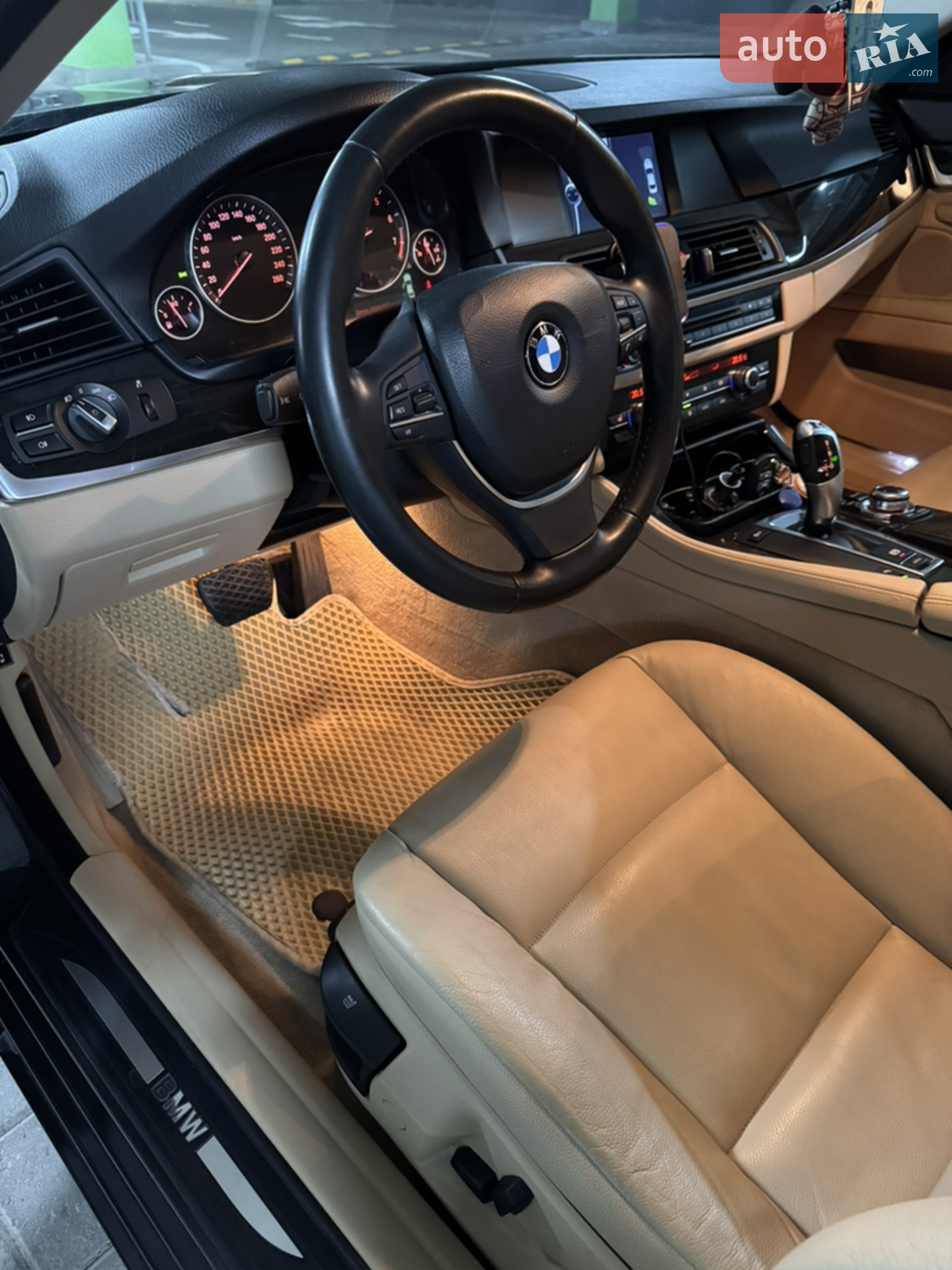 2011 BMW 5er - мініатюра 10