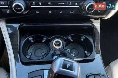 Седан BMW 5 Series 2012 в 