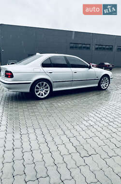 Седан BMW 5 Series 2000 в 