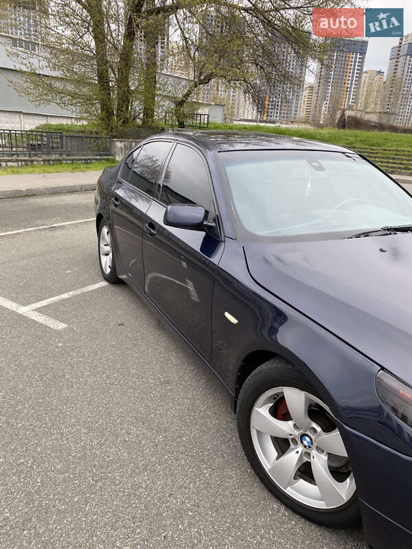 Седан BMW 5 Series 2003 в Киеве