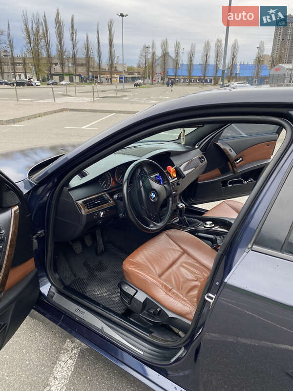 Седан BMW 5 Series 2003 в Киеве