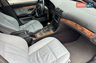 Седан BMW 5 Series 2001 в 