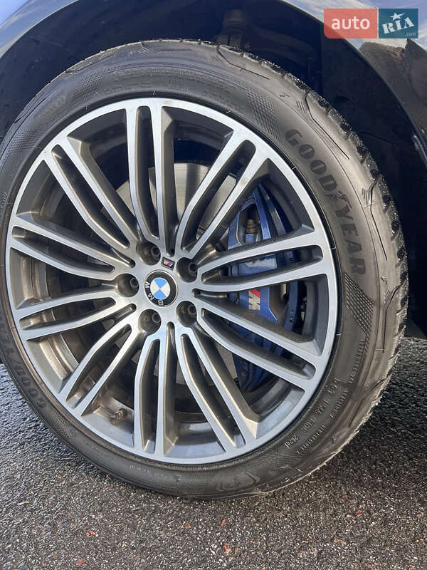 Седан BMW 5 Series 2017 в Львові