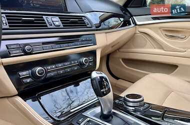 Седан BMW 5 Series 2012 в 