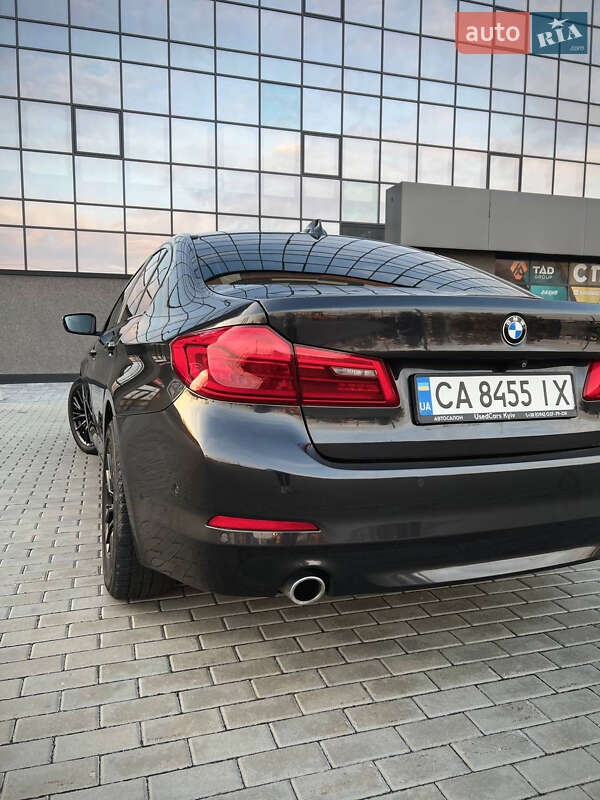 Седан BMW 5 Series 2019 в Смілі