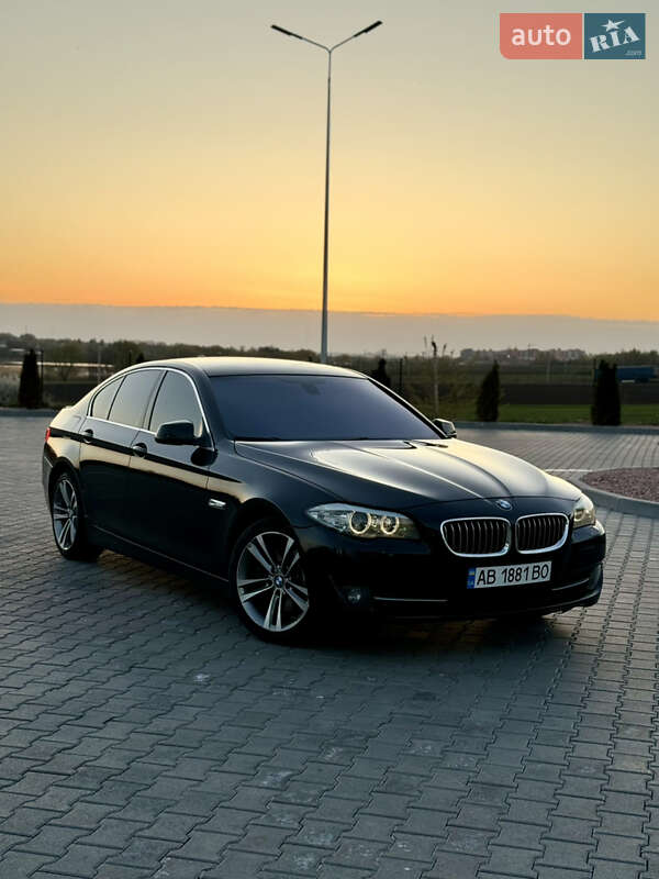 Седан BMW 5 Series 2012 в 