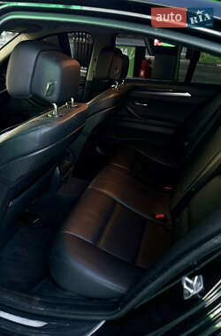 Седан BMW 5 Series 2012 в 