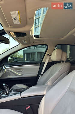 Седан BMW 5 Series 2012 в 