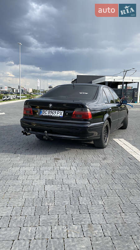 Седан BMW 5 Series 2002 в Львове
