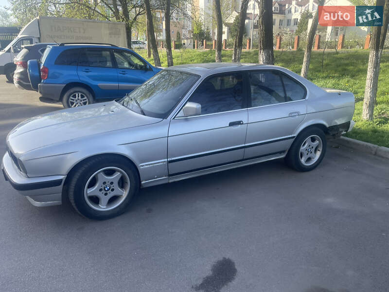 Седан BMW 5 Series 1991 в Києві