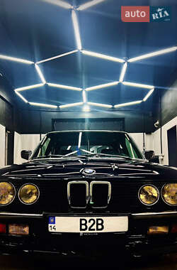 Седан BMW 5 Series 1985 в 