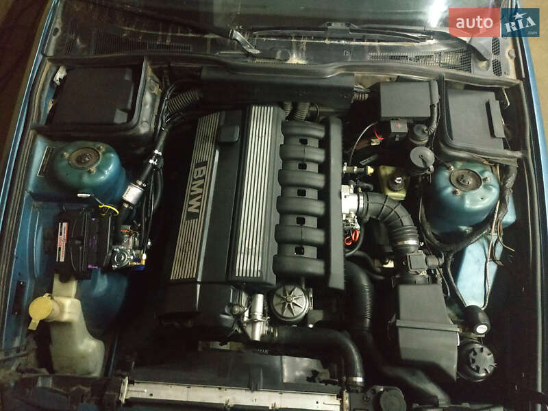 Седан BMW 5 Series 1993 в Харкові