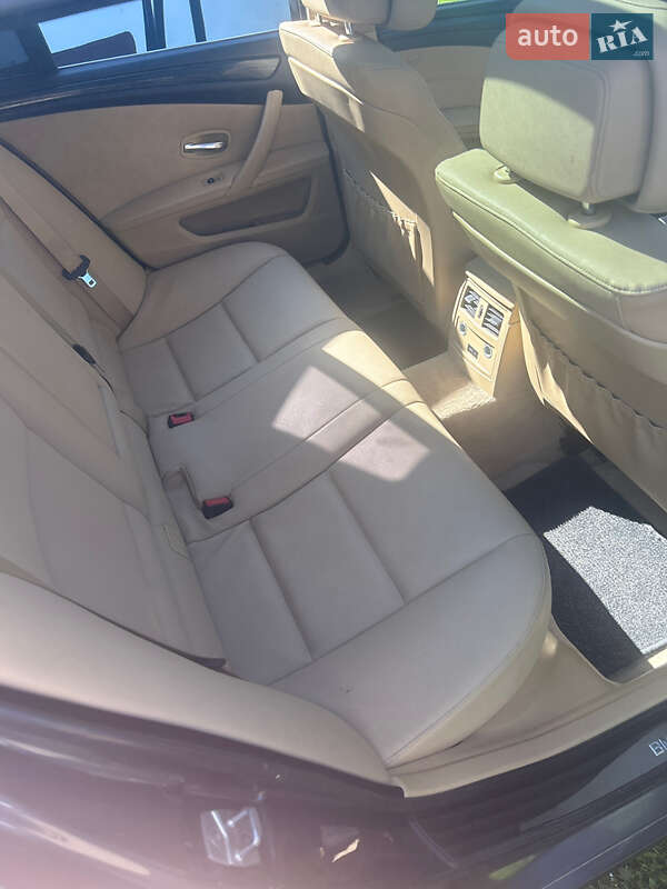 Універсал BMW 5 Series 2010 в Жидачові