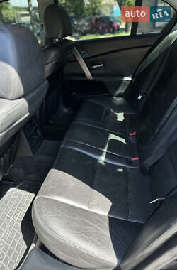 Седан BMW 5 Series 2005 в 
