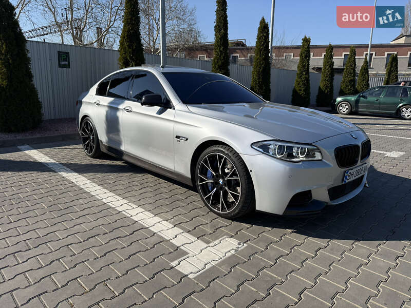 Седан BMW 5 Series 2012 в 
