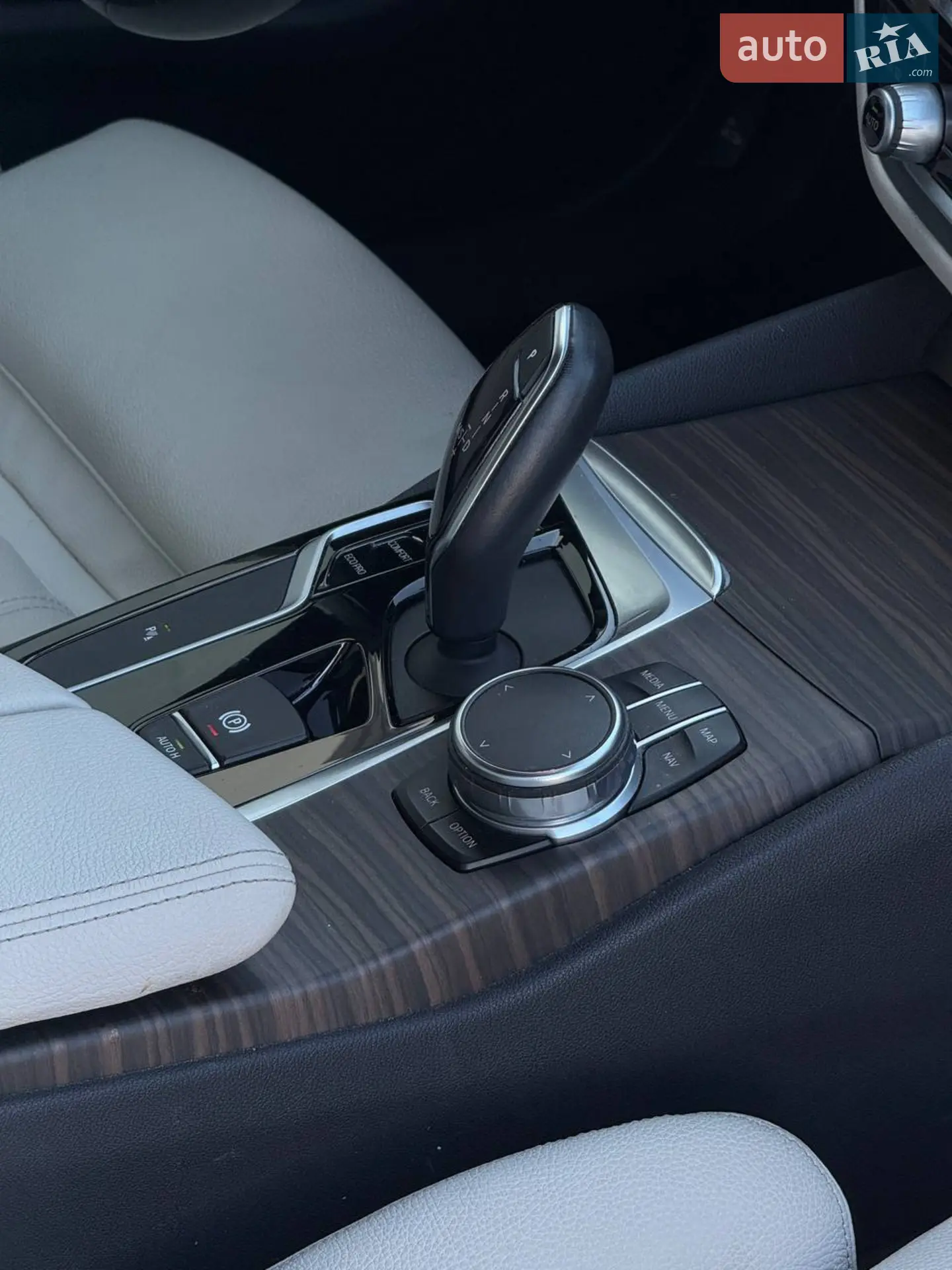 2017 BMW 5er - мініатюра 15