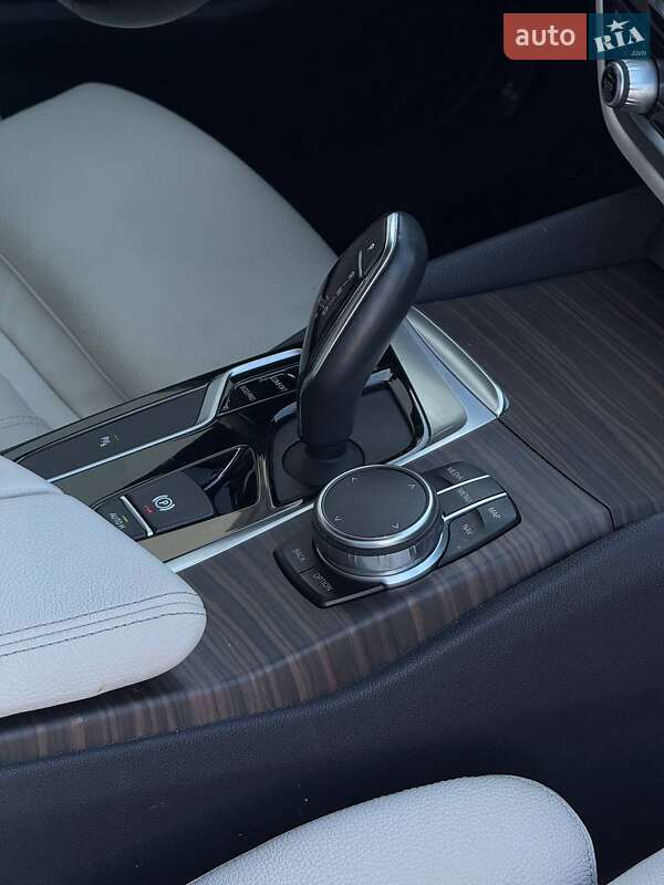 Седан BMW 5 Series 2017 в Черновцах