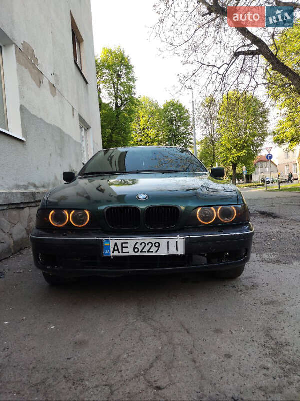 Седан BMW 5 Series 1999 в 