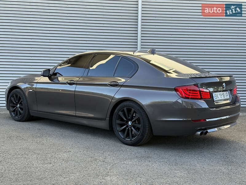 Седан BMW 5 Series 2012 в Рівному