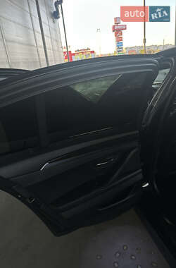 Седан BMW 5 Series 2012 в 