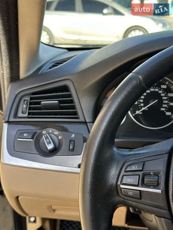 Седан BMW 5 Series 2013 в Львове