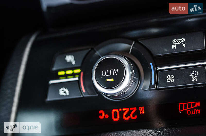 Седан BMW 5 Series 2015 в Житомире