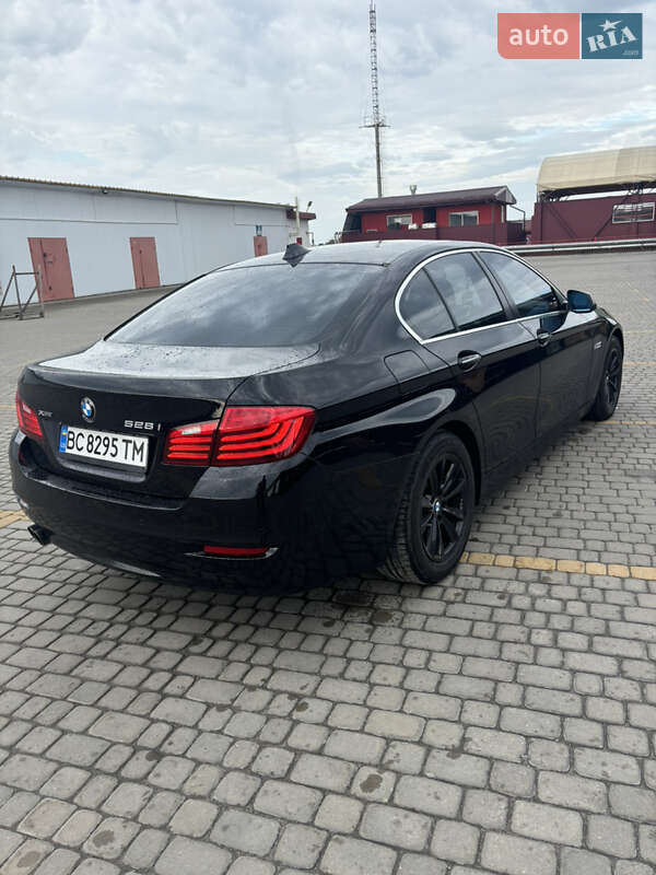 Седан BMW 5 Series 2015 в Львове
