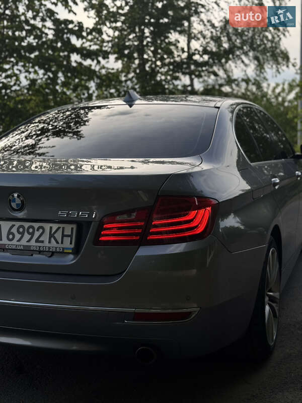 Седан BMW 5 Series 2015 в Умани