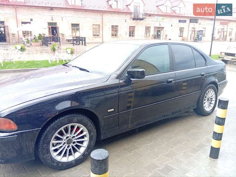 Седан BMW 5 Series 2000 в Бережанах