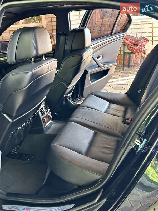 Седан BMW 5 Series 2009 в Новомосковську